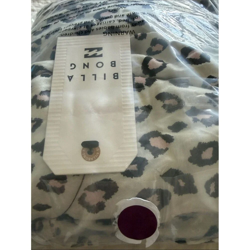 New Billabong Cream Dress with Black and Pink Leopard Print. Size Medium